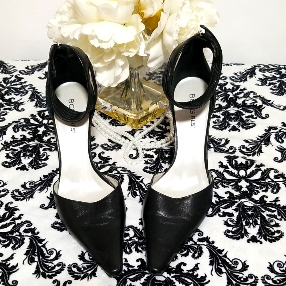 BCBGirls Black Leather Heels Pointed Toe Ankle Strap Size 6B